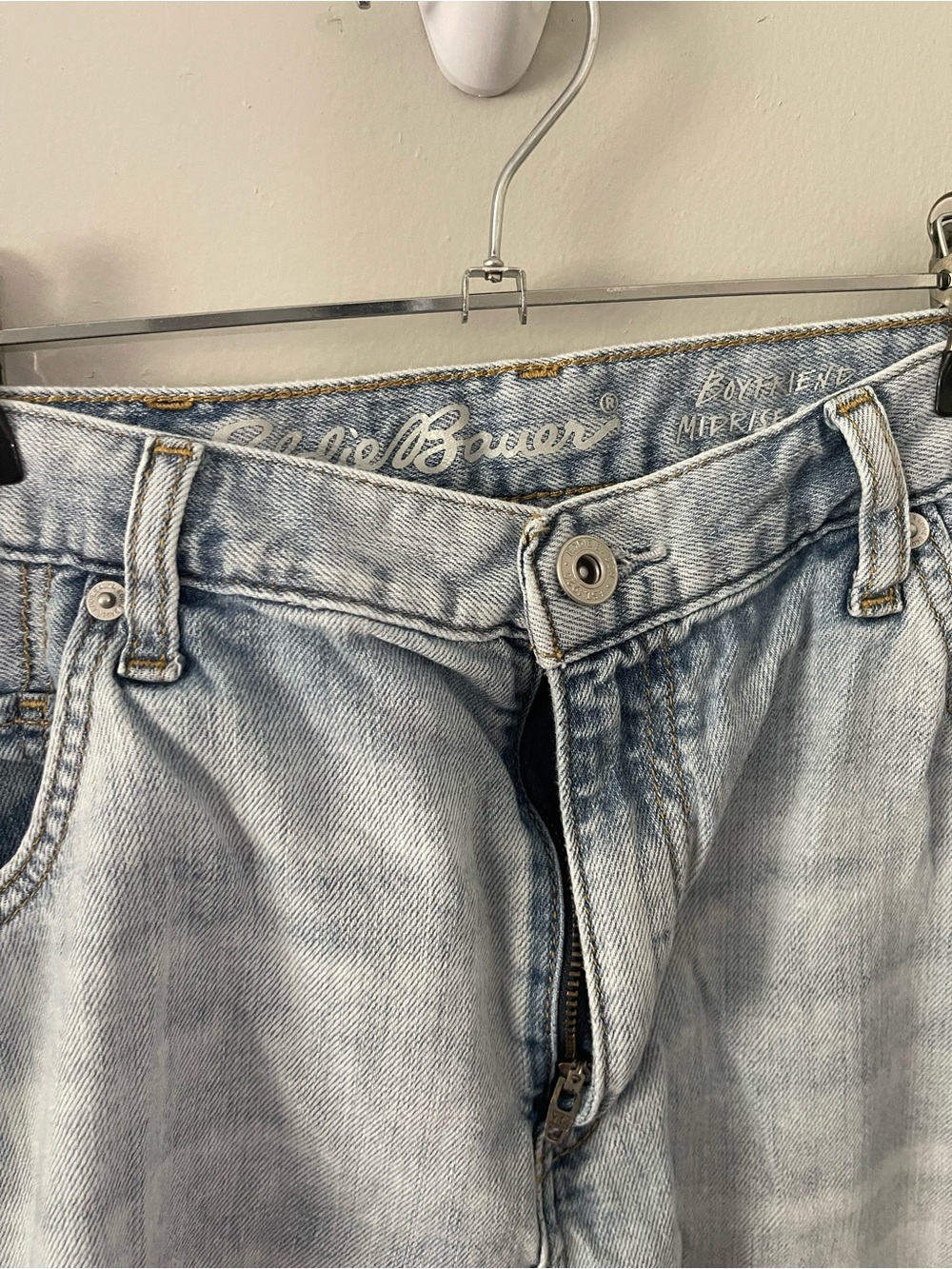 Eddie Bauer light Wash Denim women’s size 16 Shorts - Picture 3 of 5